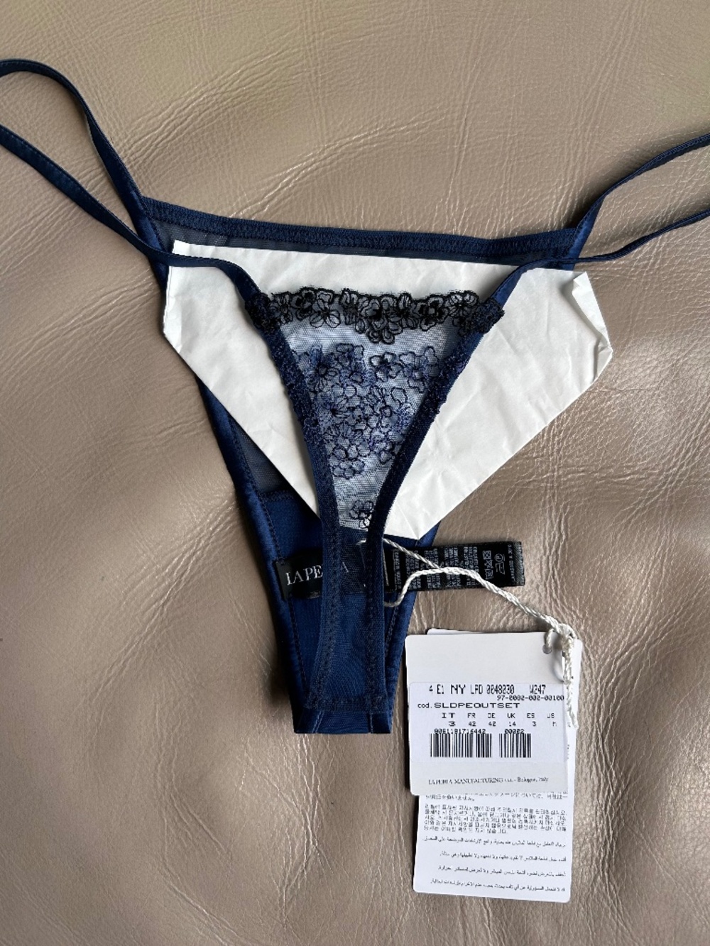 La Perla string navy blue thong delicate floral lace NWT
